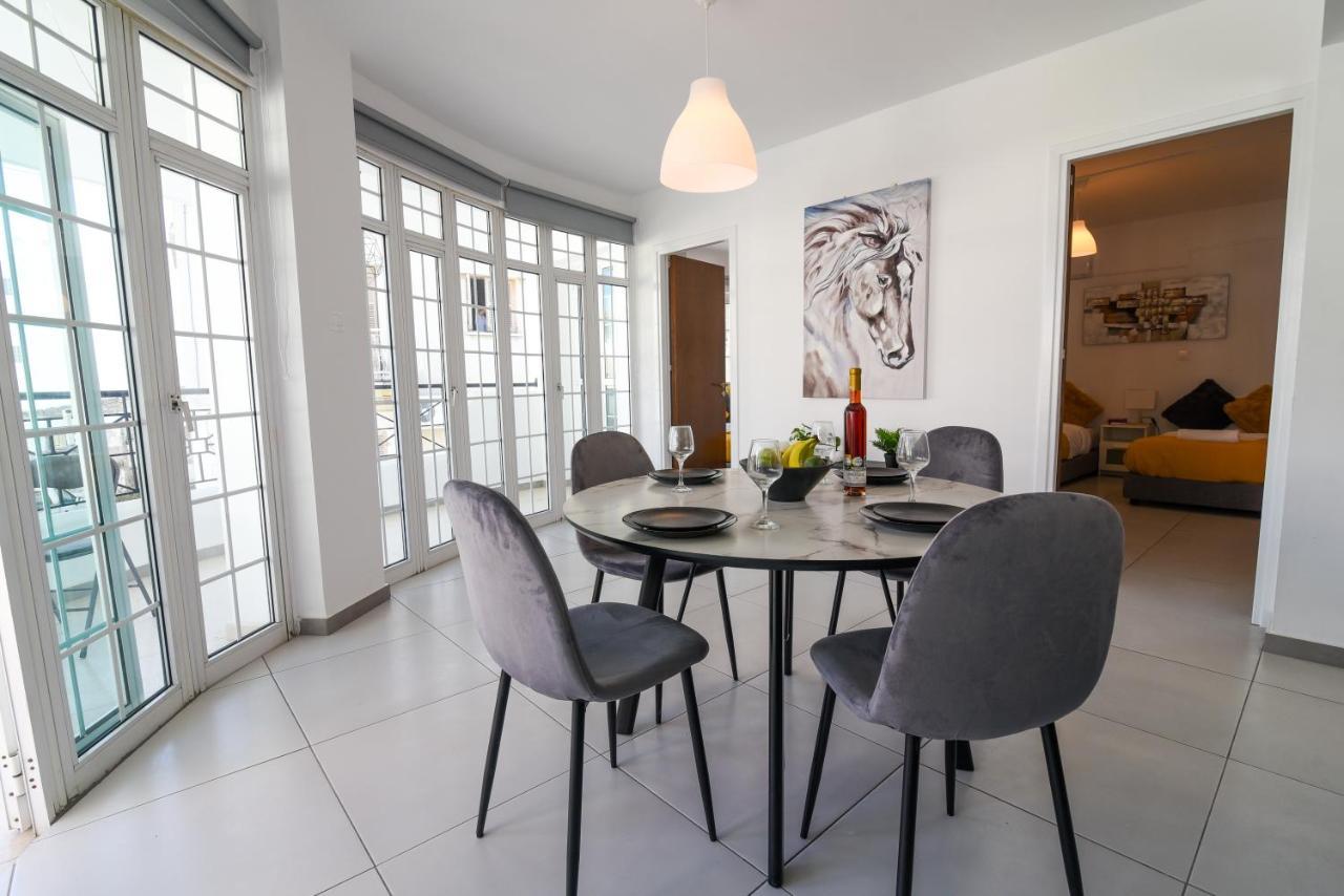 Jana'S 2-Br Apartment In Larnaca Buitenkant foto